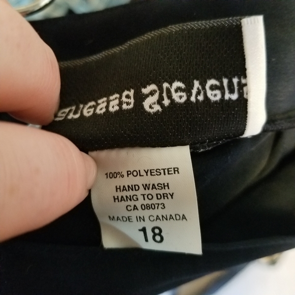 Vanessa Steven's Pleated Navy Midi Skirt - Picture 6 of 8